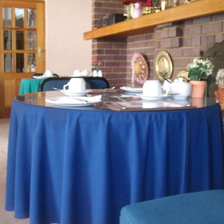 Oaktree Lodge Guest House Kyalami エクステリア 写真