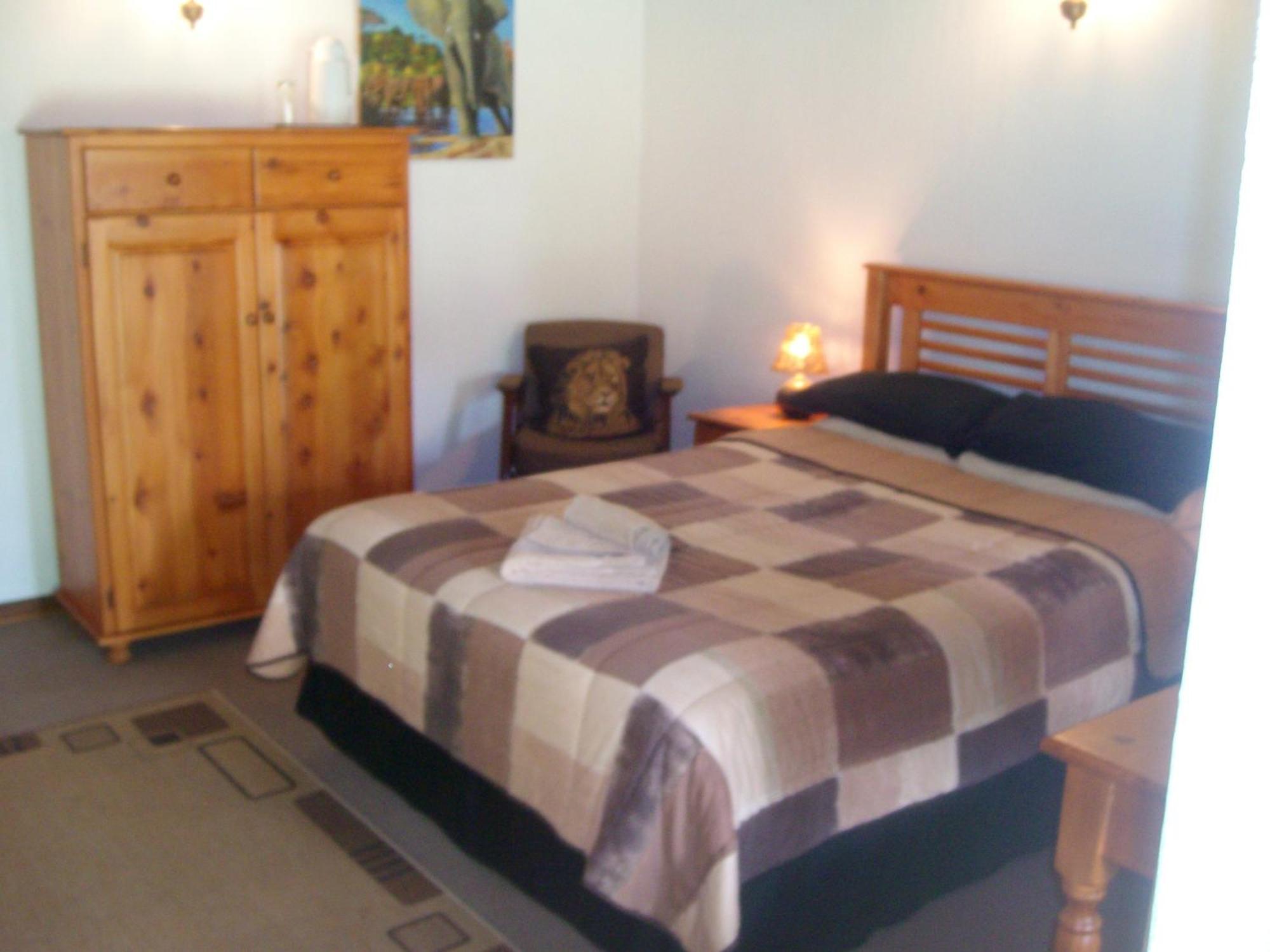 Oaktree Lodge Guest House Kyalami エクステリア 写真
