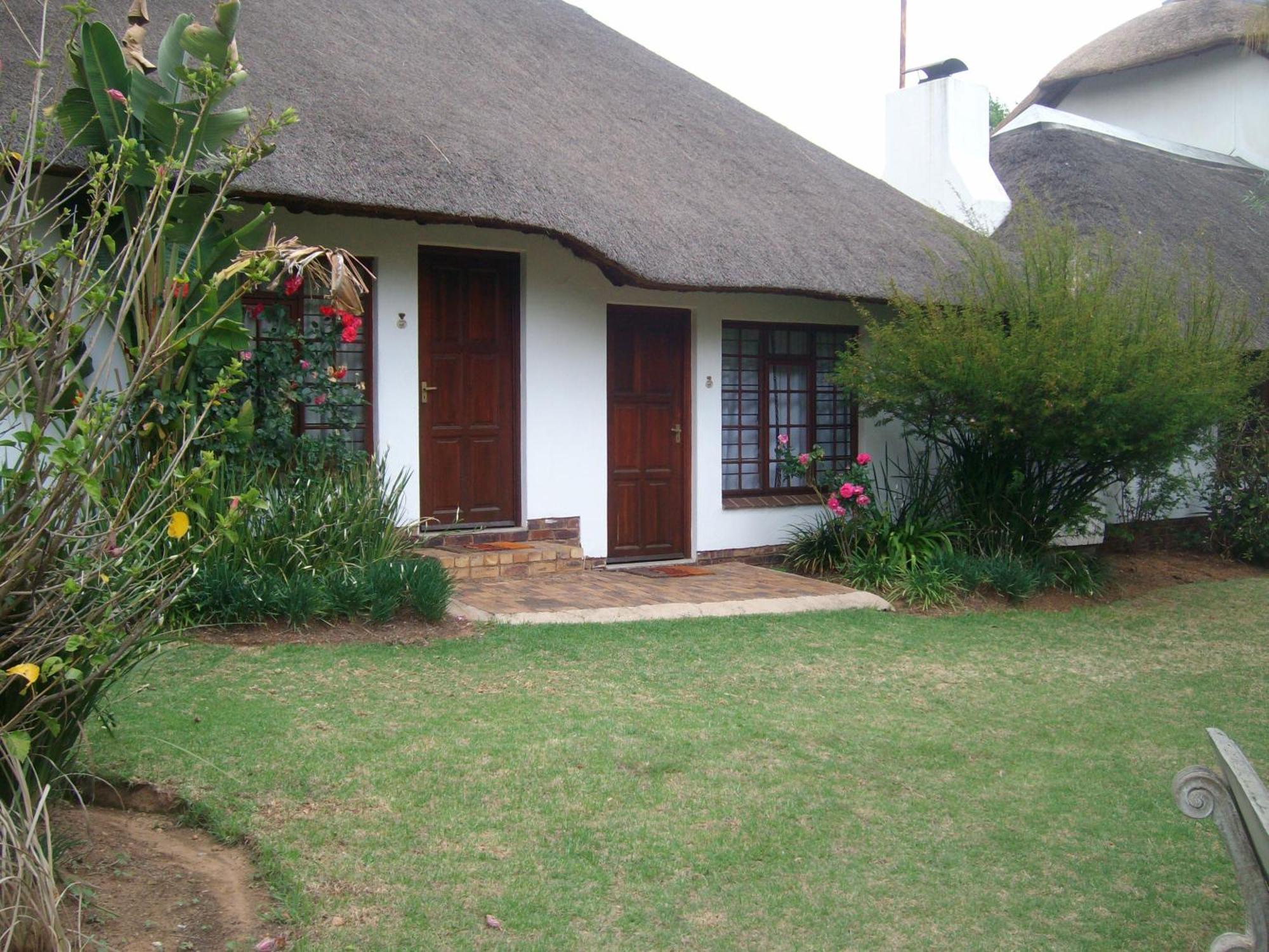 Oaktree Lodge Guest House Kyalami エクステリア 写真