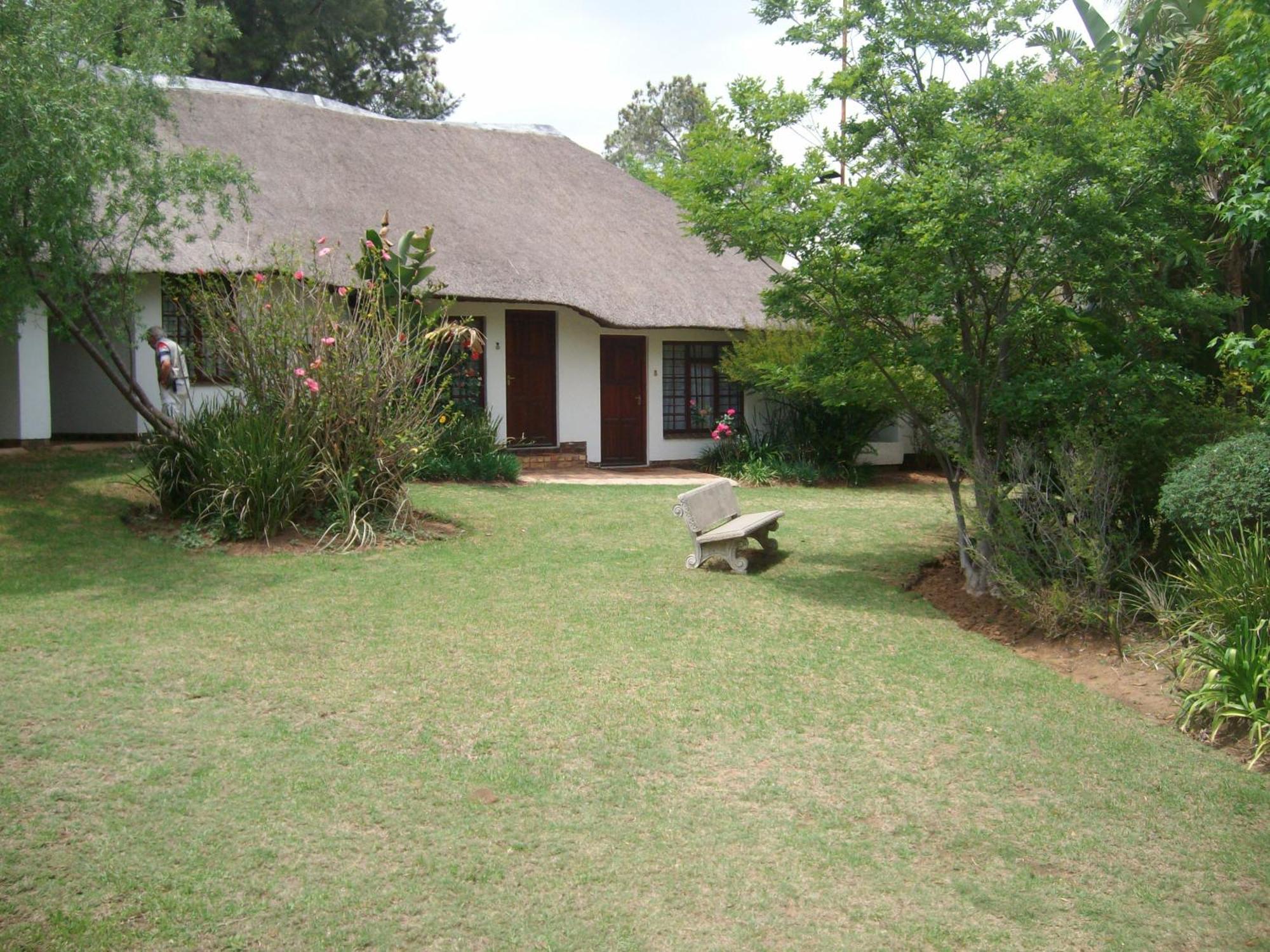 Oaktree Lodge Guest House Kyalami エクステリア 写真