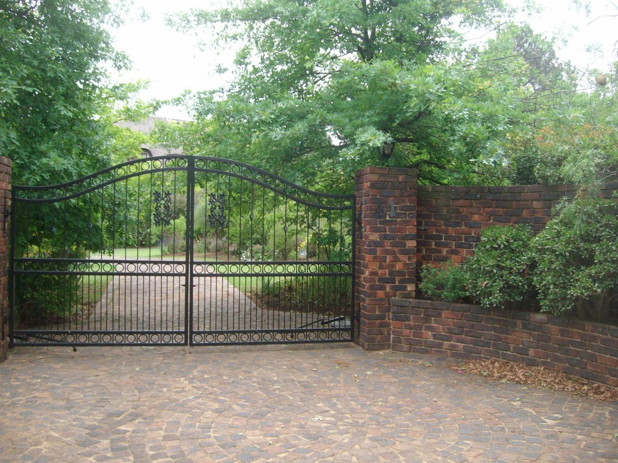 Oaktree Lodge Guest House Kyalami エクステリア 写真