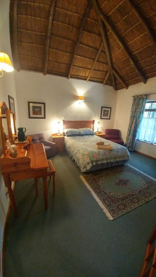 Oaktree Lodge Guest House Kyalami エクステリア 写真
