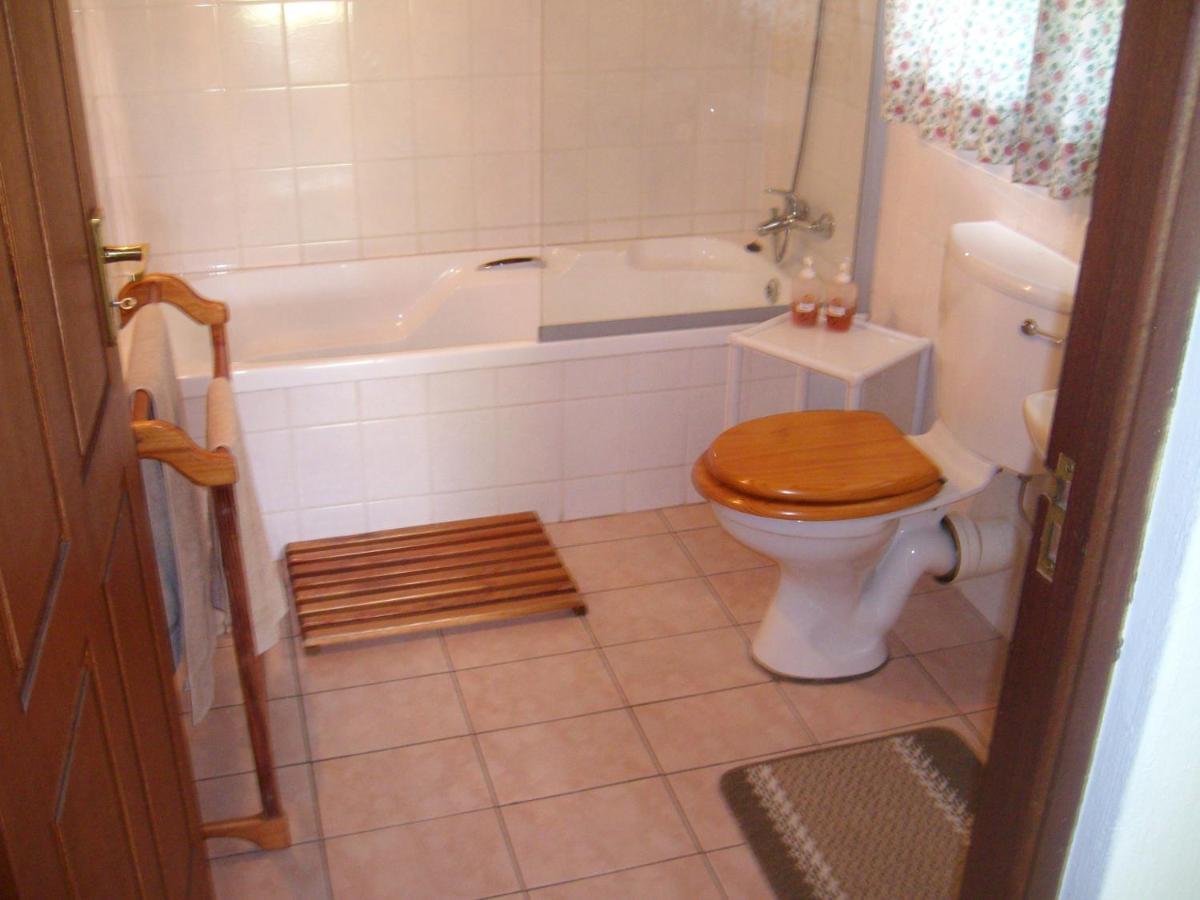 Oaktree Lodge Guest House Kyalami エクステリア 写真